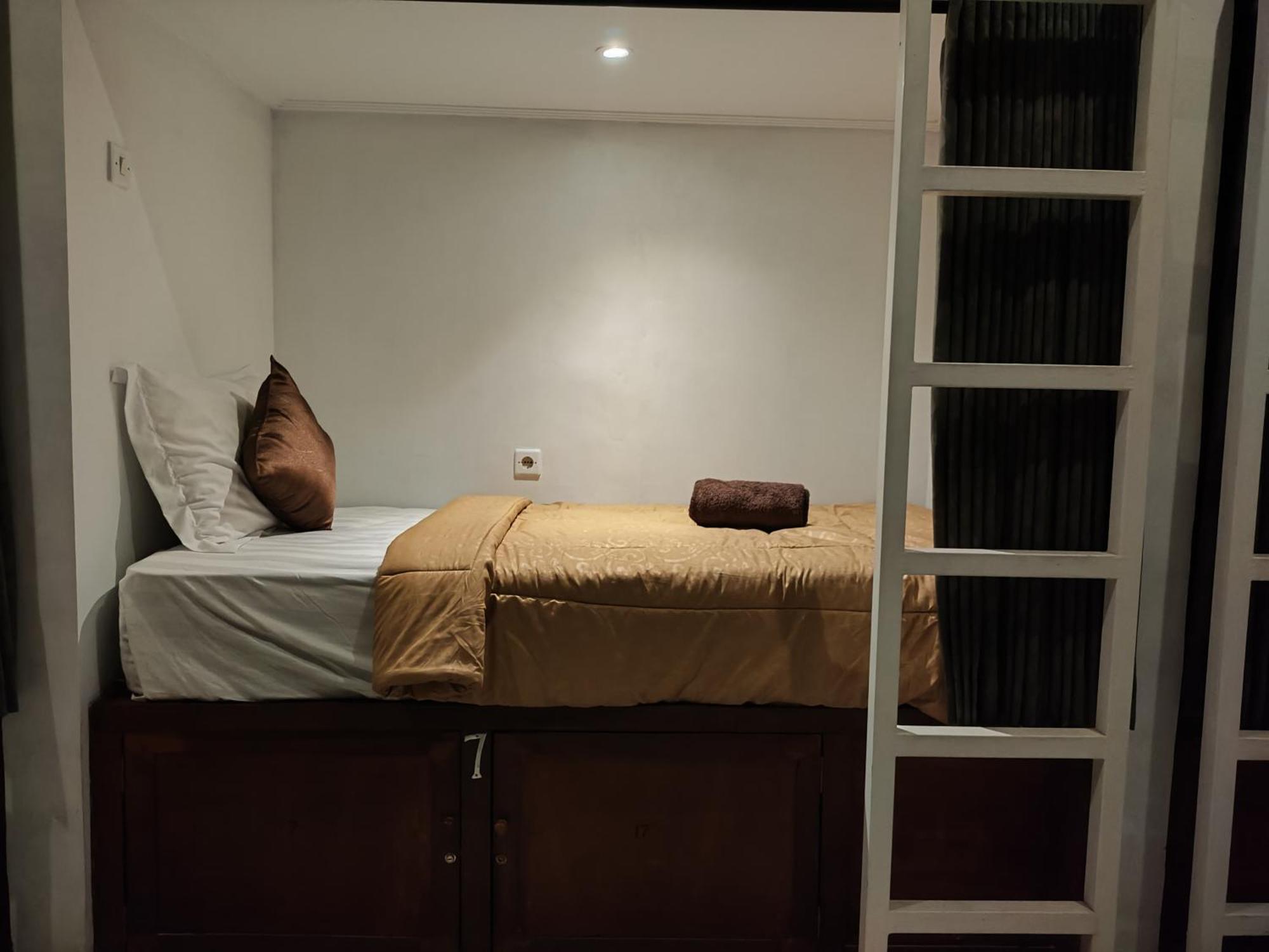 Ega S Hostel Batununggul 외부 사진