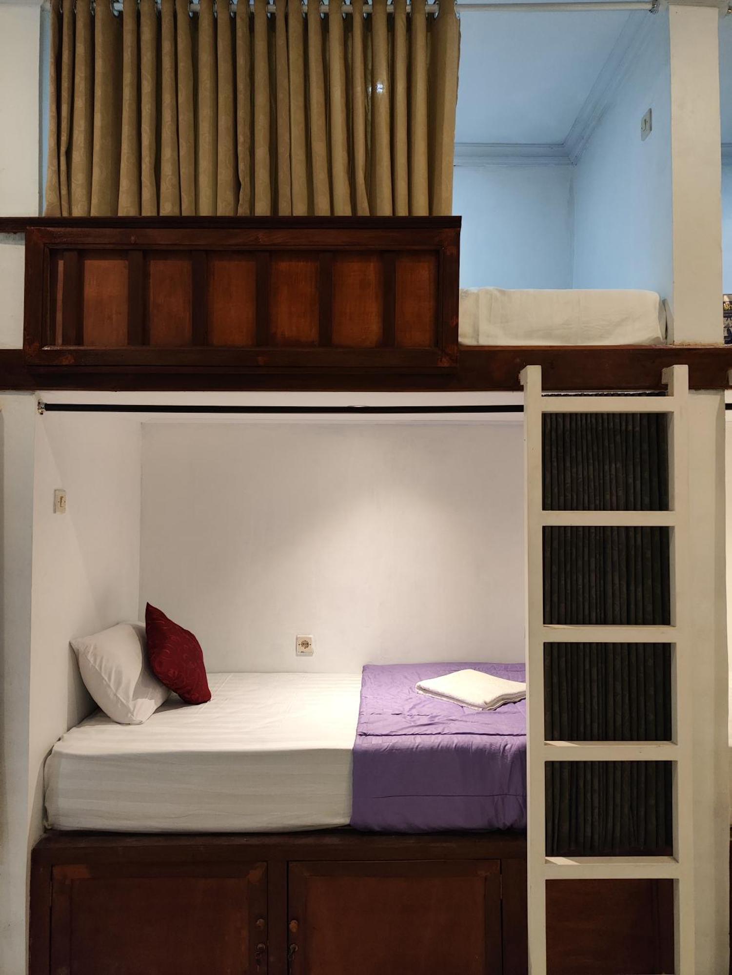 Ega S Hostel Batununggul 외부 사진